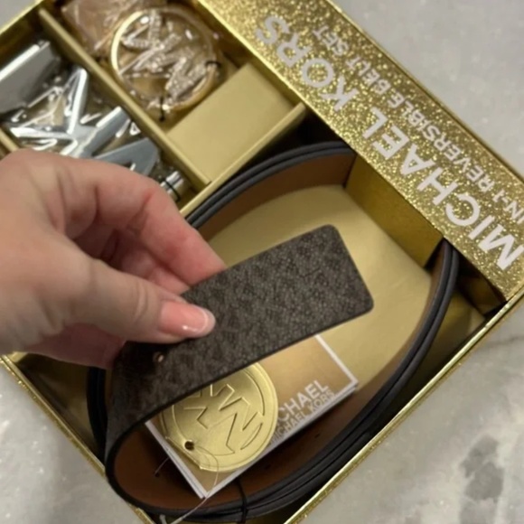 NWT Michael Kors belt gift box main image 5